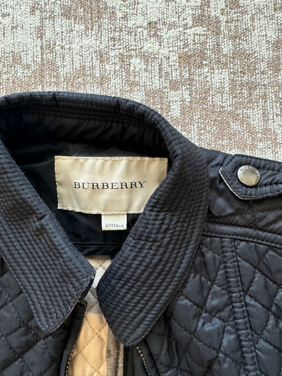 Moncler 4 , Burberry 6 foto 6