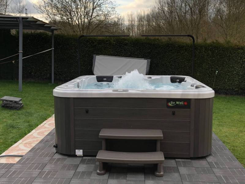 Cazi cu hidromasaj - Jacuzzi SPA foto 2