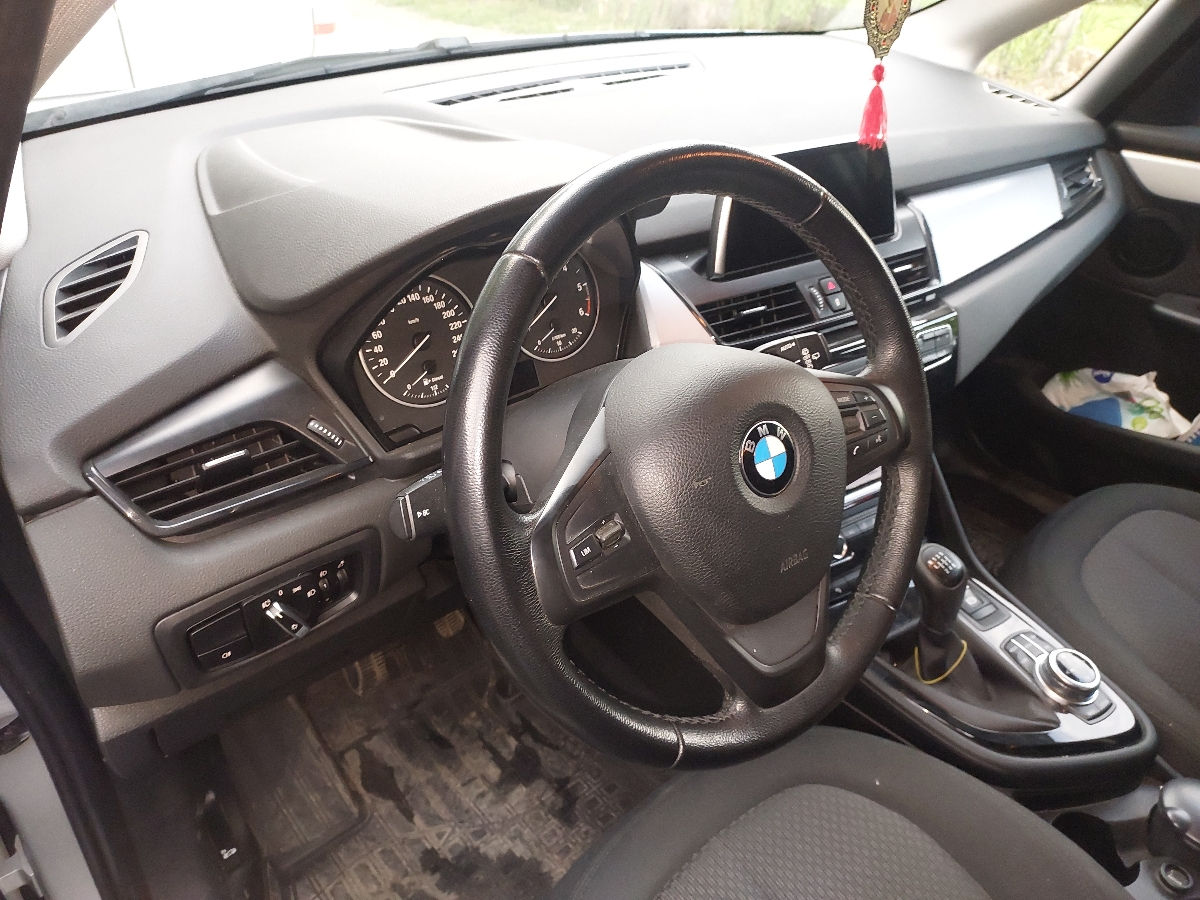 BMW 2 Series foto 3