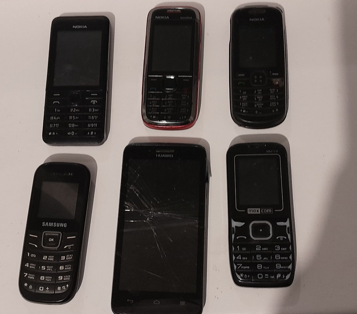 Samsung Е1200, Nokia 5130, смартфон Huawei Y511 на запчасти. foto 6