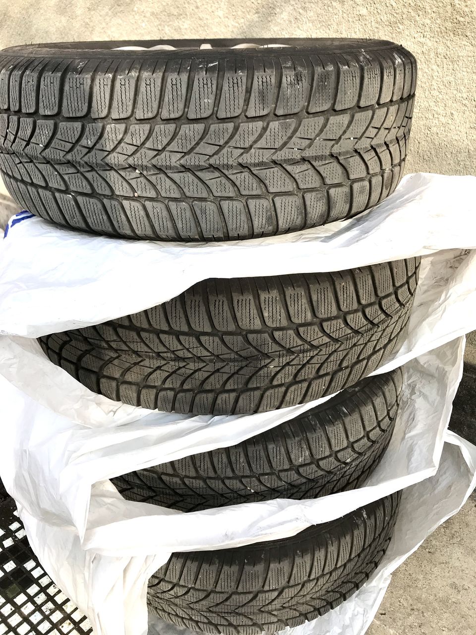 Комплект колёс 205/60 R16.       Roti de earna cu discuri la 16 фото 3