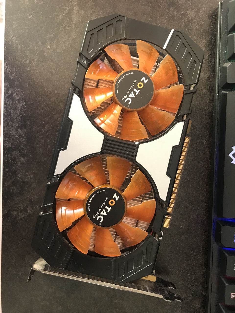 Продам видеокарту gtx 750 ti