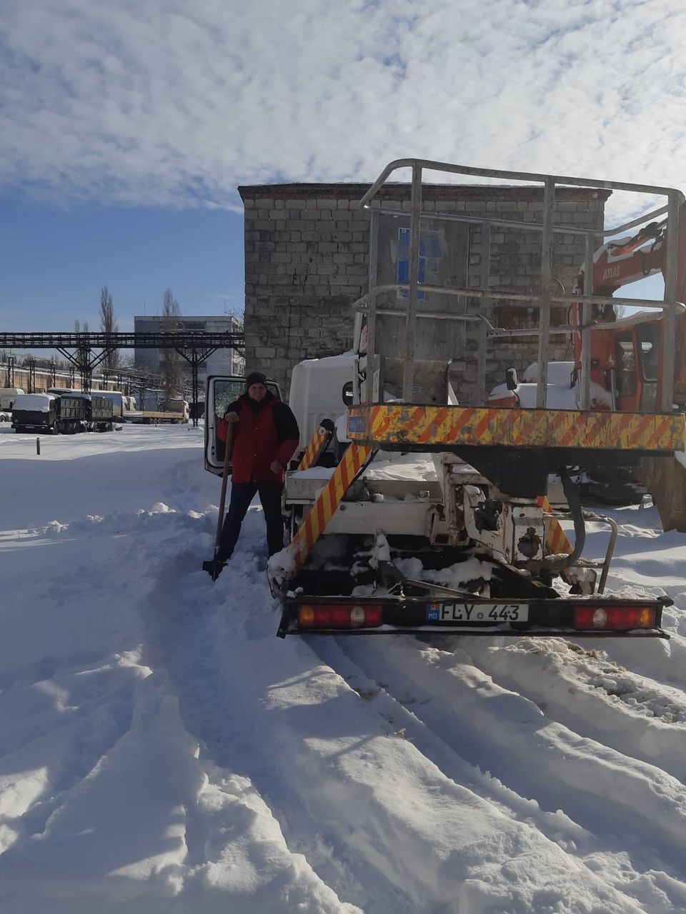 Compania Lift Up oferă în arendă autoturnuri/ автовышки.Calitatea 110% .Cele mai noi Mașini!!! foto 3
