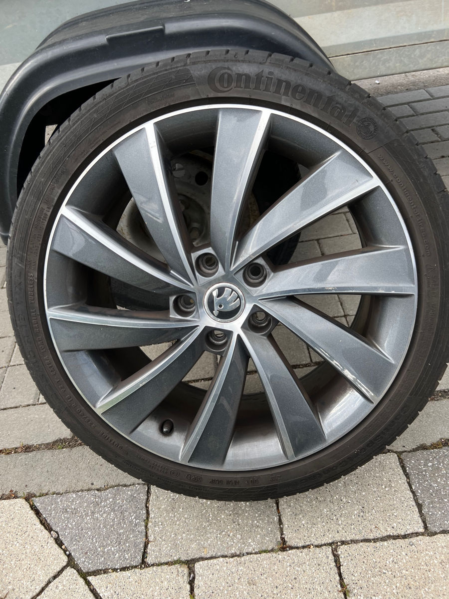 Jante Skoda cu cauciucuri 225/40R18 foto 9