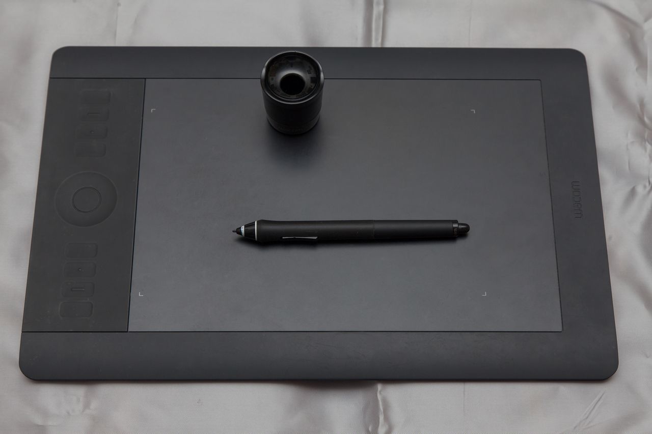 Wacom Intuos5 Touch Medium Pen Tablet (PTH650) - профессиональный ...