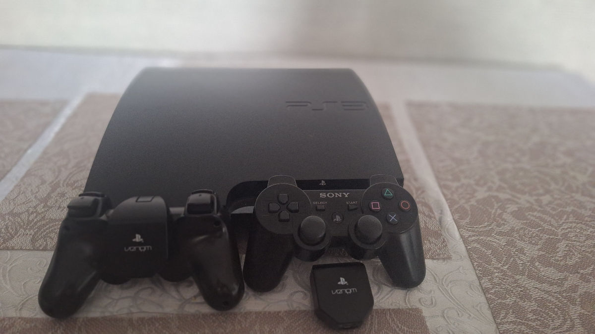 Sony  Playstation series 3 slim foto 3