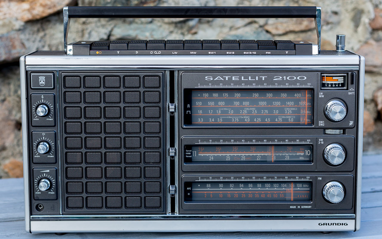 Радиоприемник Grundig Satellit