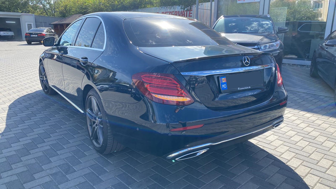 Mercedes E-Class foto 2