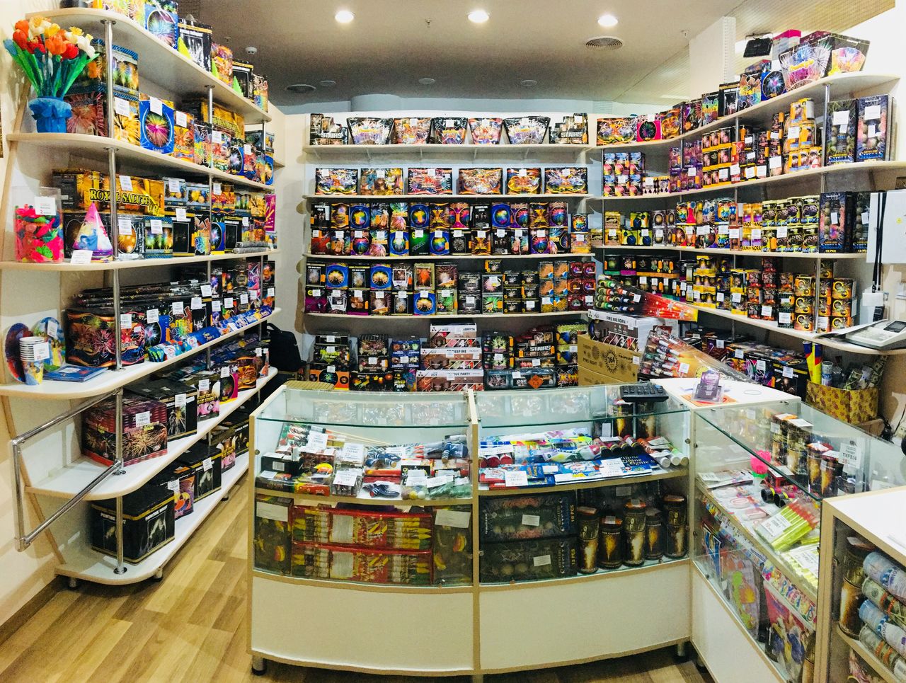 Atrium Ciocana (piața) artificii fumigene pyroshow gender party фейерверки салюты фонтаны  дым фото 0