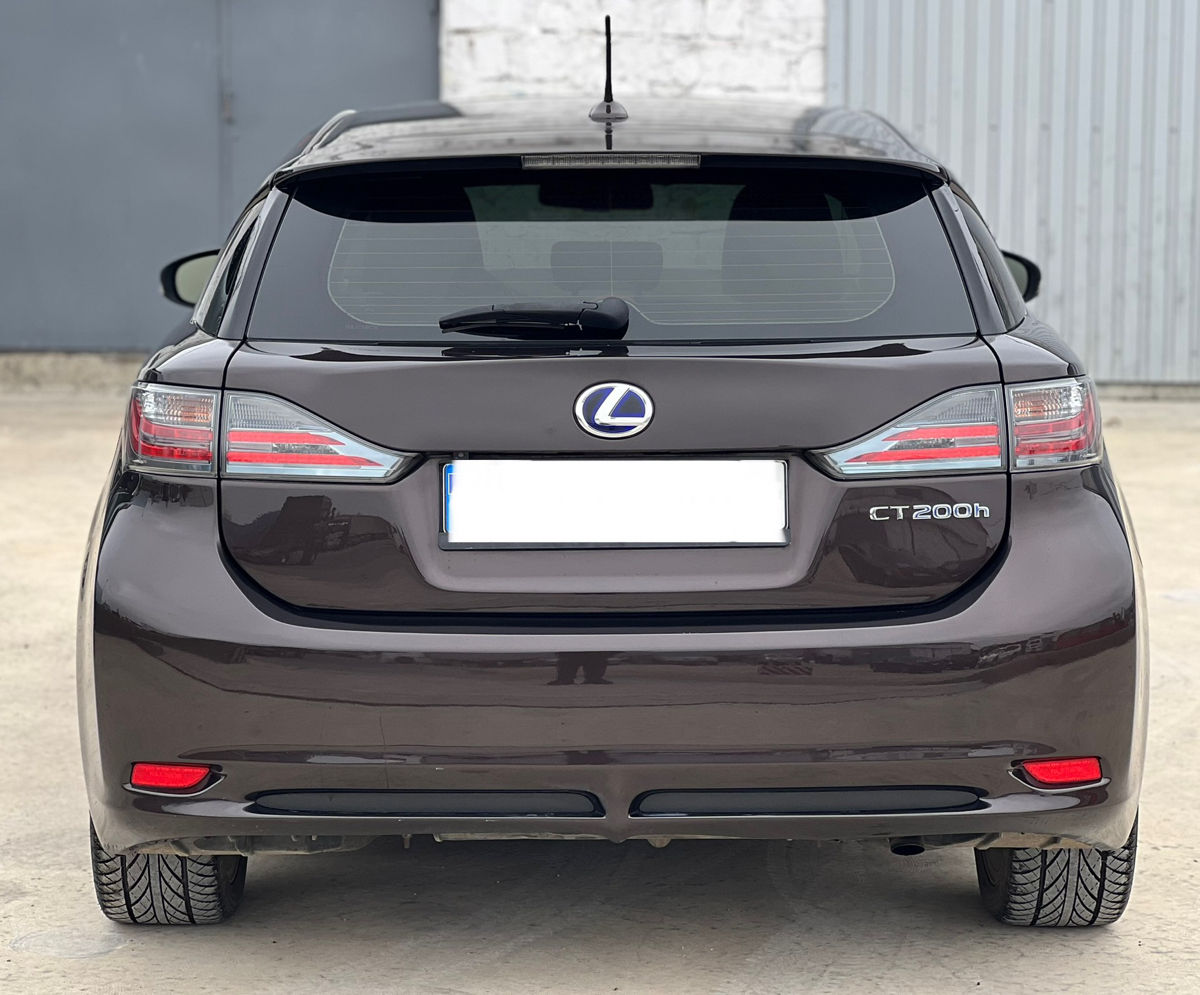 Lexus CT Series фото 6
