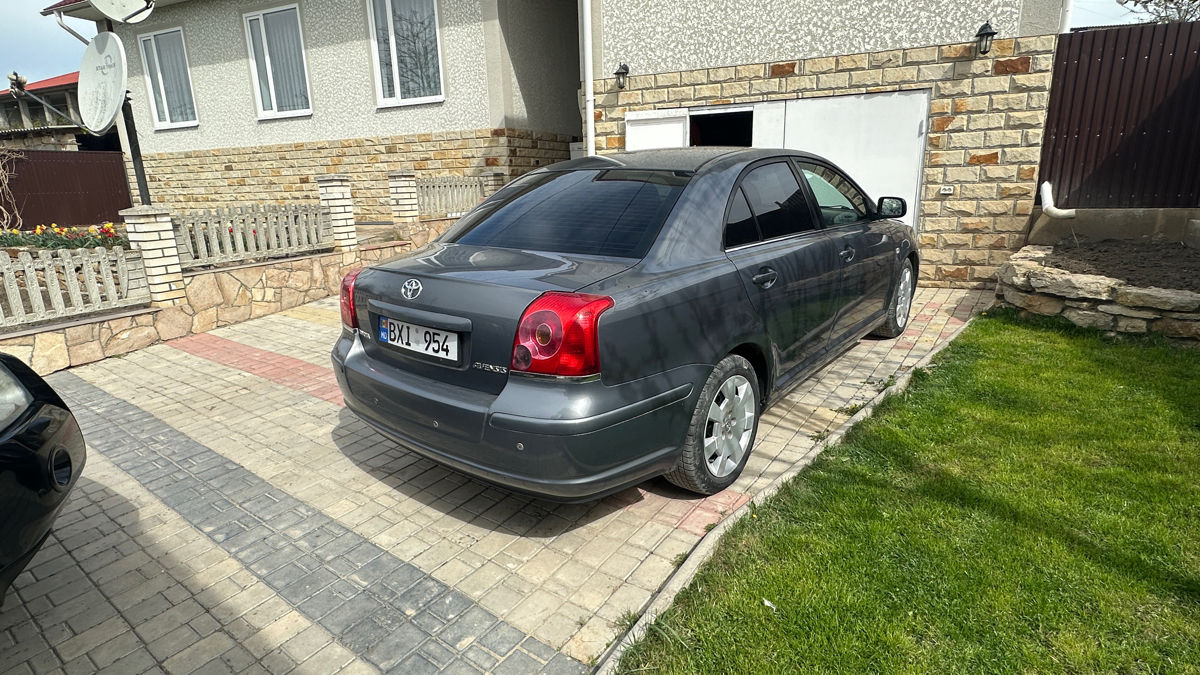 Toyota Avensis foto 0