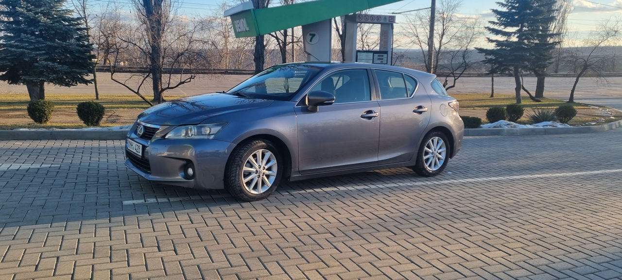 Lexus CT Series фото 3