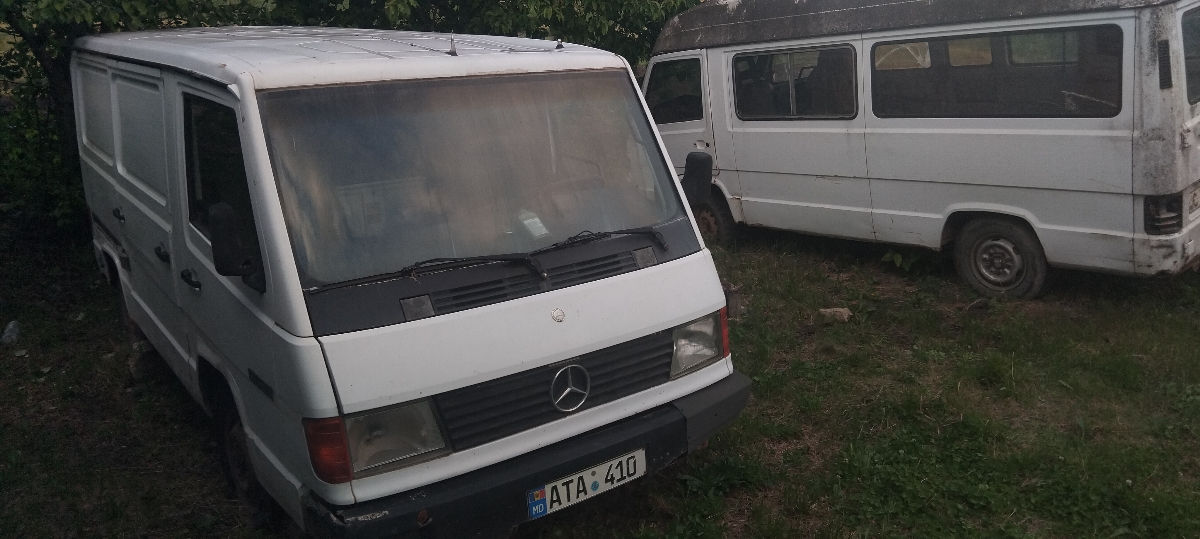Mercedes D100 фото 3