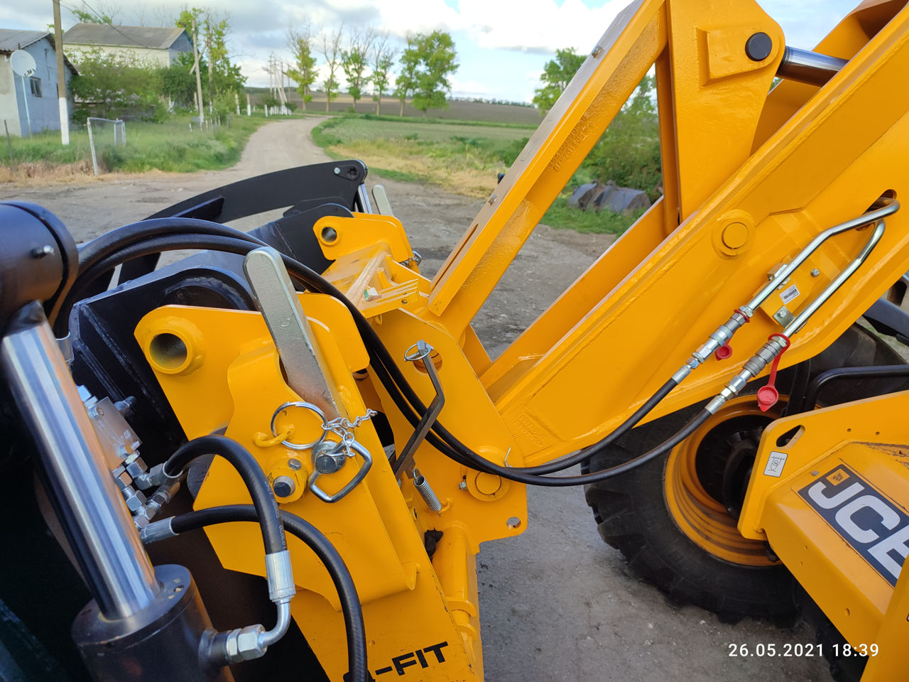 Ковш-захват универсальный c прижимом для JCB foto 5