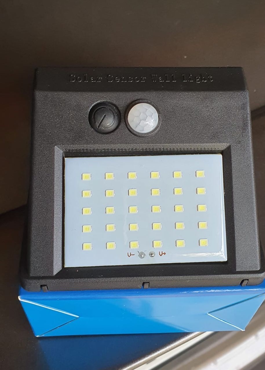 30 LED. Светодиодные лампы. На солнечных батареях
