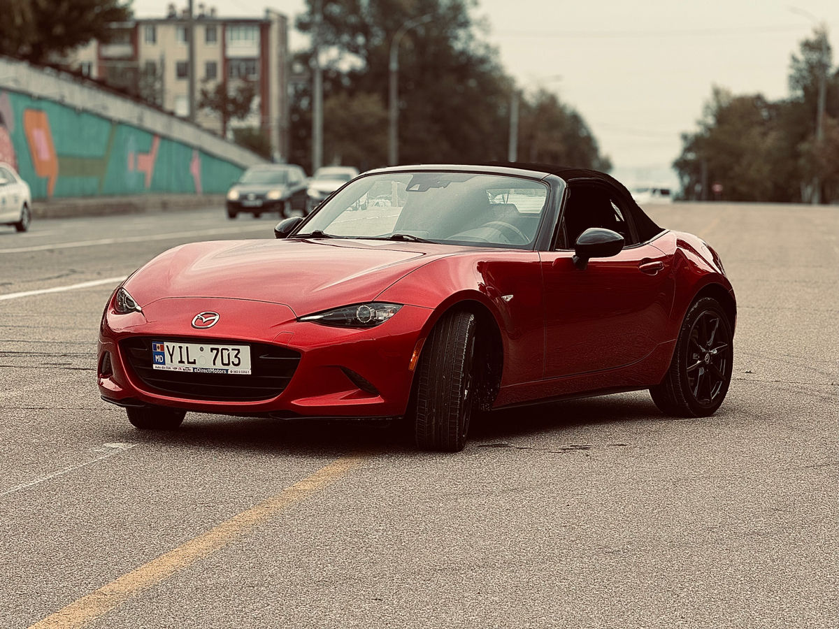 Mazda MX-5 foto 1