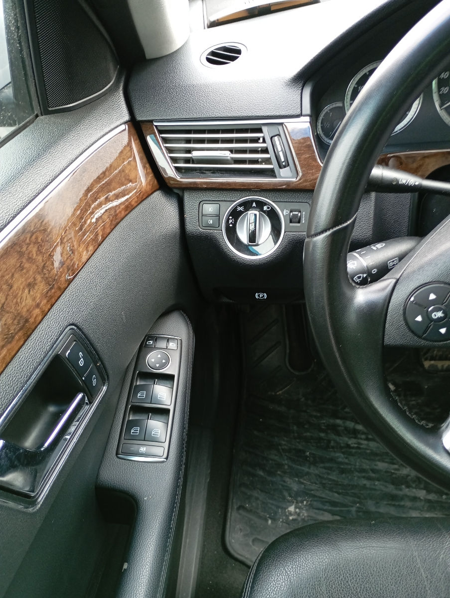 Mercedes E-Class фото 4
