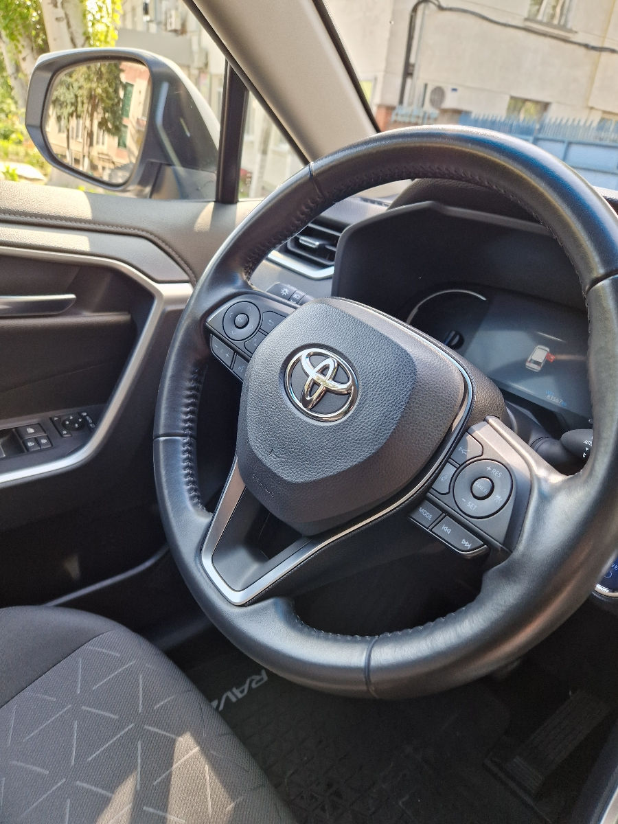 Toyota Rav 4 фото 6