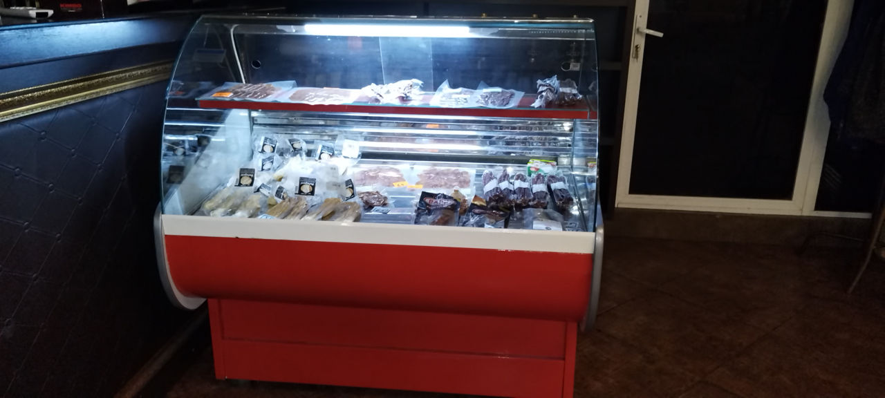 Новогодняя Скидка -20%.Холодильная витрина,для продуктовых магазинов.Торг.- покупателя и они ваши. foto 2