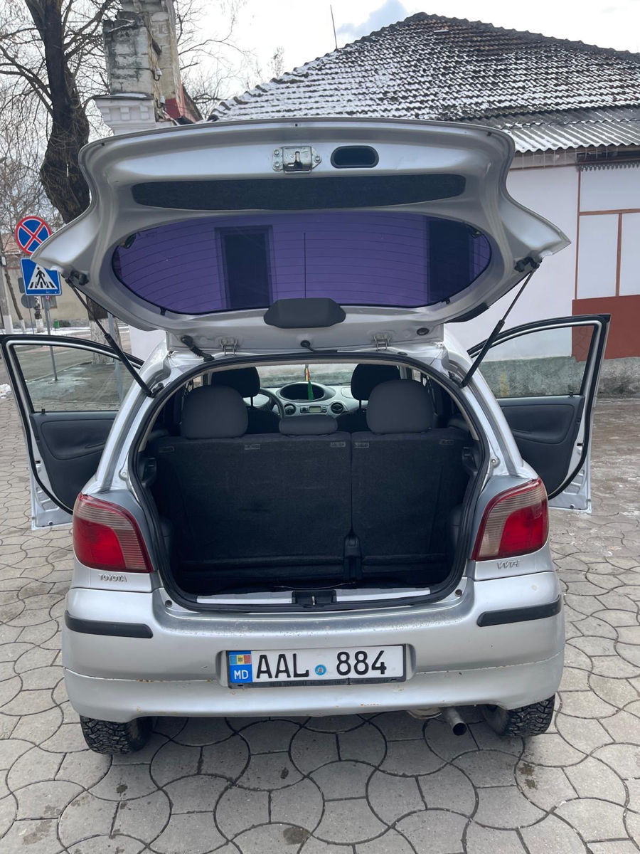 Toyota Yaris foto 5
