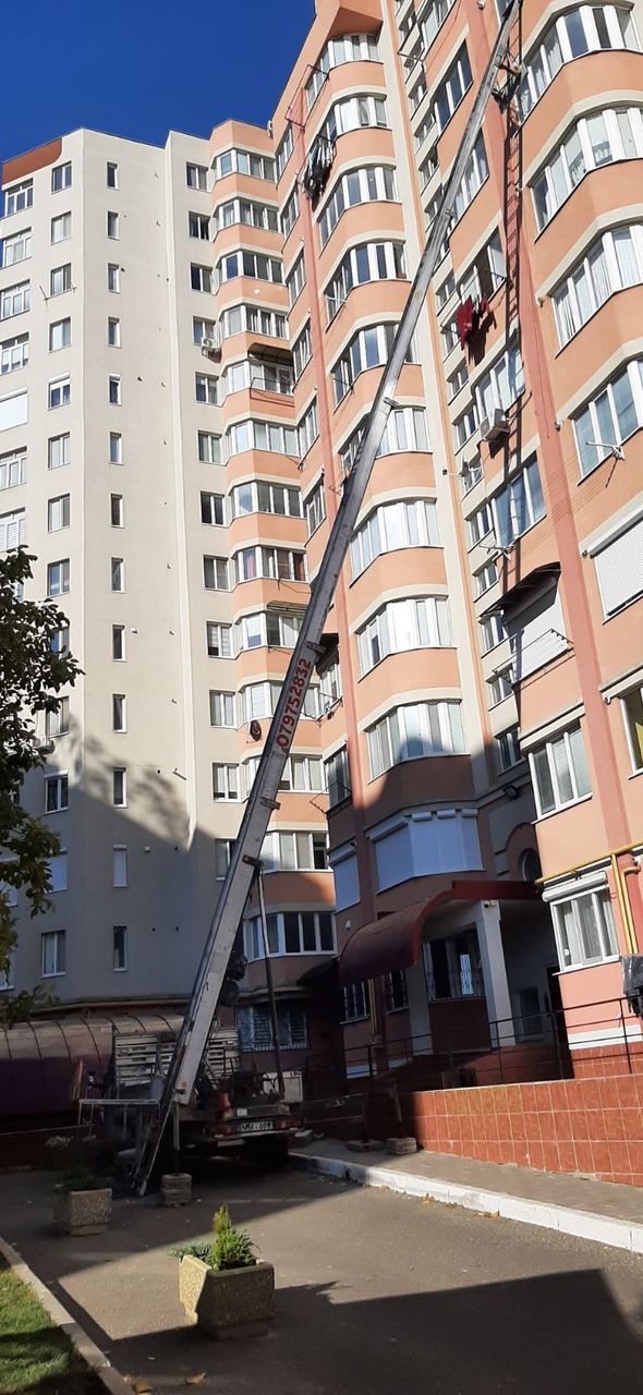 LiftMobil Transport de Mărfuri Lift exterior Evacuarea Gunoiului foto 0