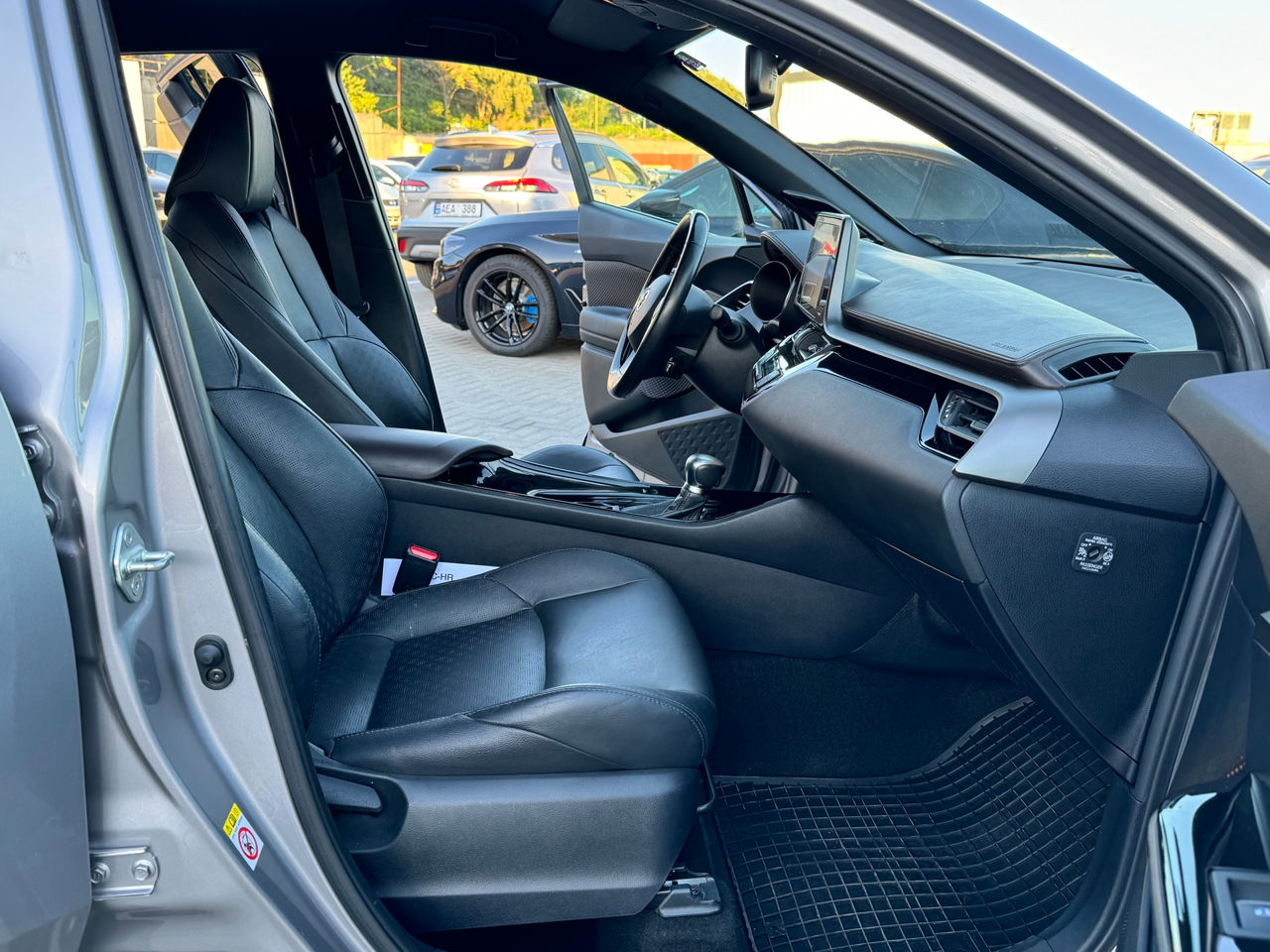 Toyota C-HR foto 17