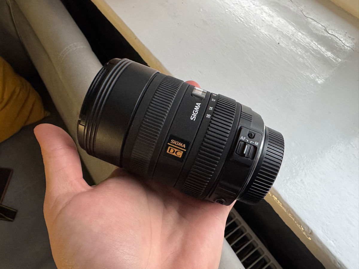 Sigma AF 8-16mm f/4.5-5.6 DC HSM фото 1