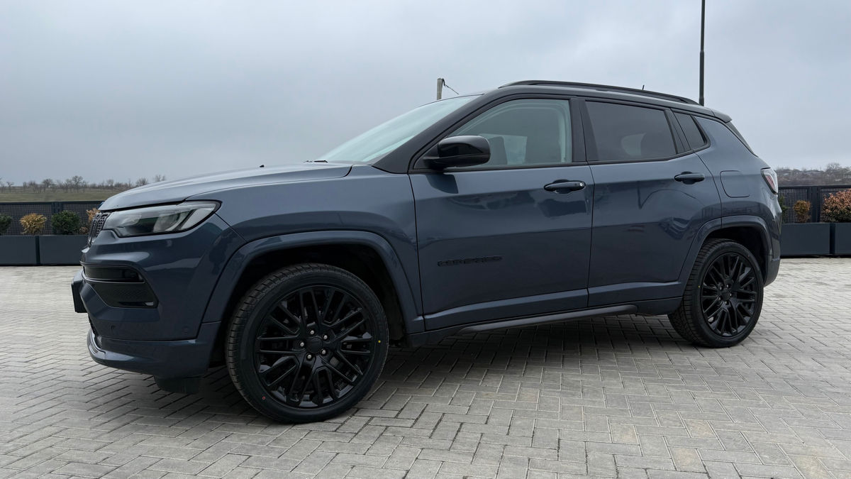 Jeep Compass an. 2022 cu rulaj 147000 km, Plug-in Hybrid (benzină), 15500