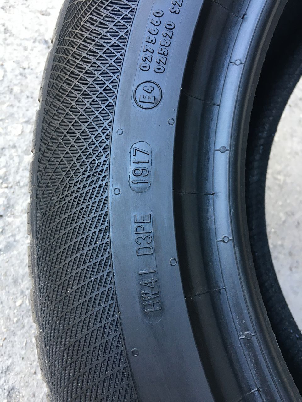 R17 225/60 Continental