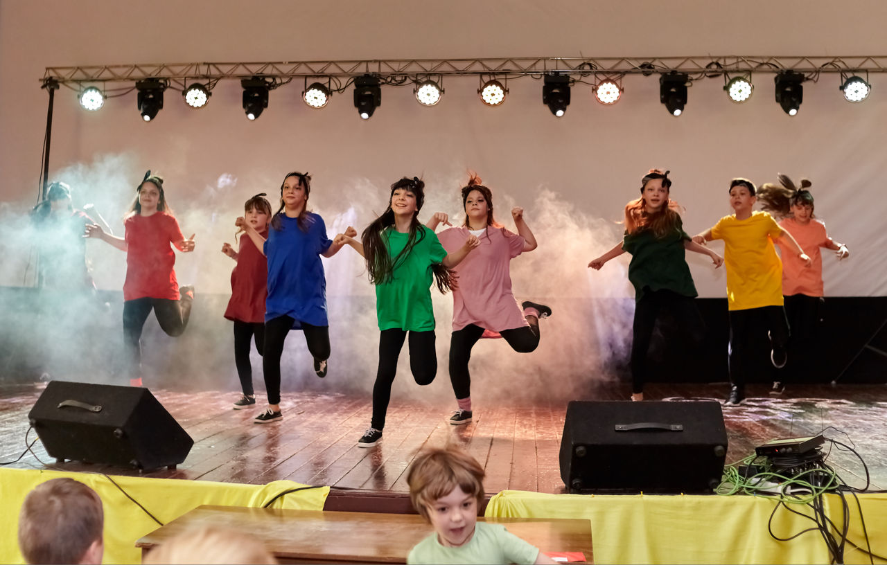 Dansuri moderne pentru copii la Riscanovca foto 16