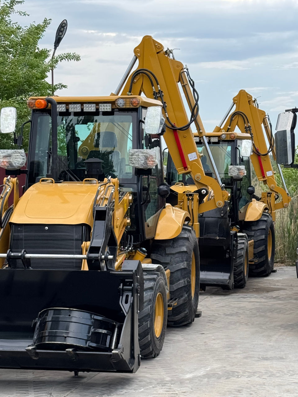 Buldoexcavator macao bx900 d pret cu tva garanție 2 anii .Este în stoc foto 0