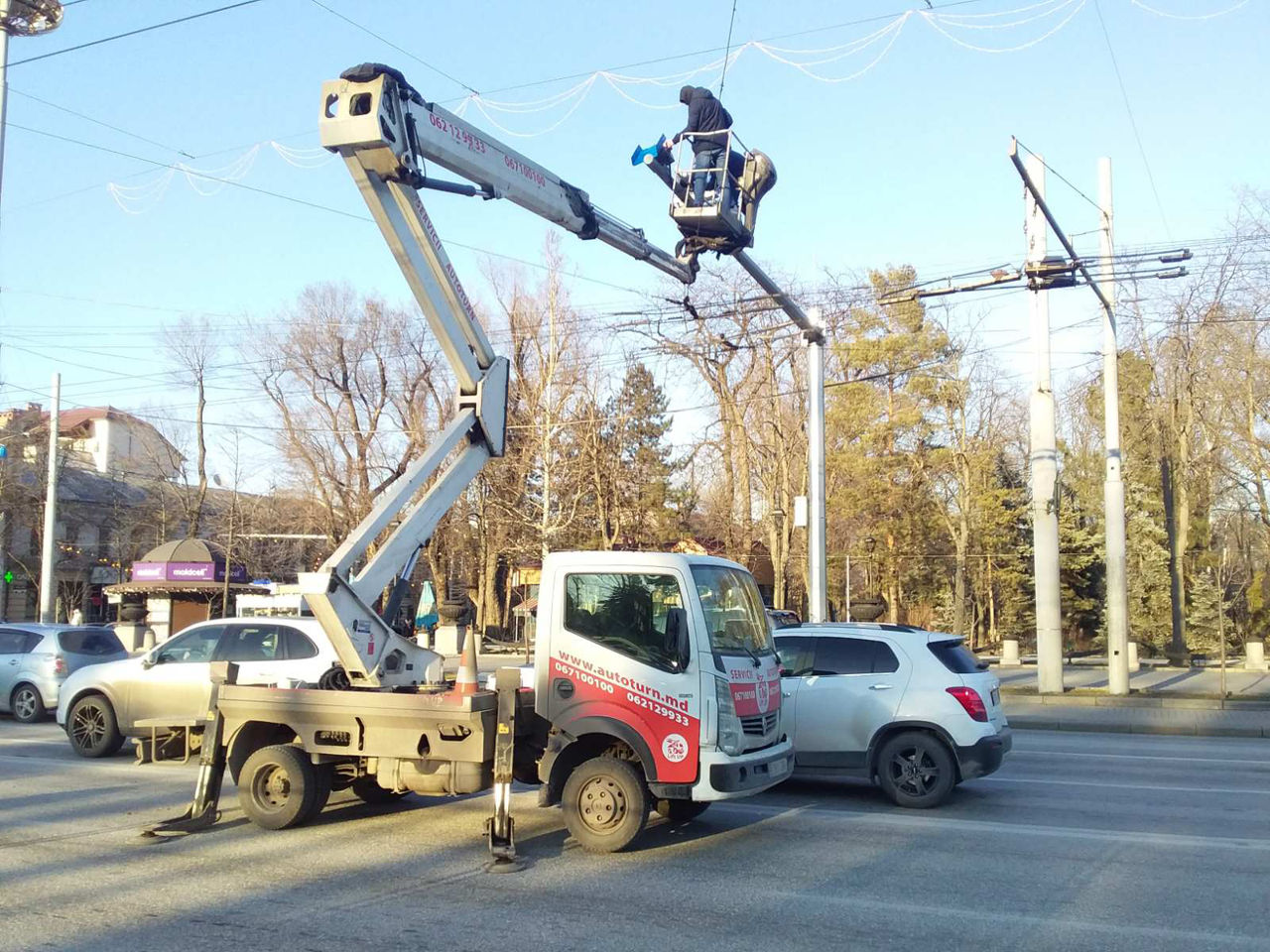 Servicii Autoturn/ lucrări la înălțime  24/7 foto 0