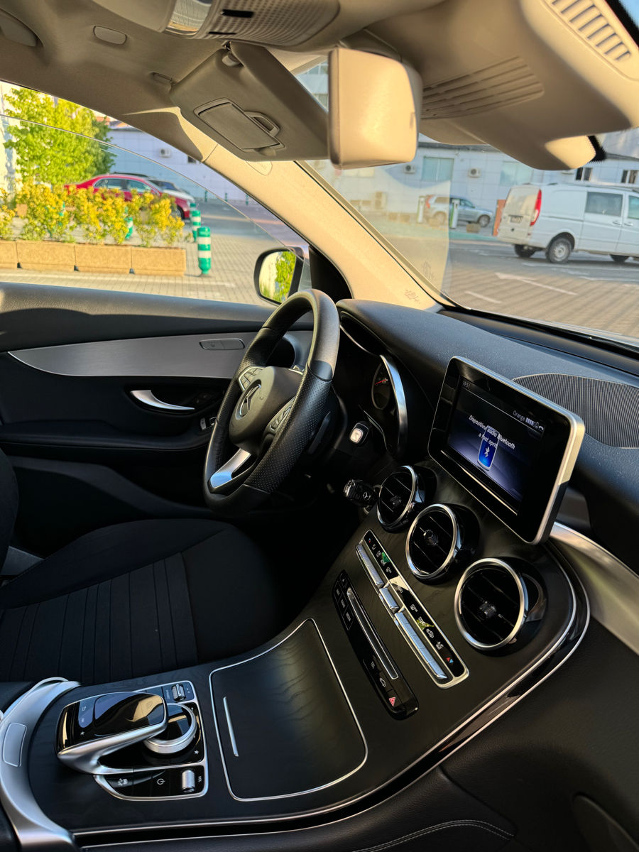 Mercedes GLC foto 6