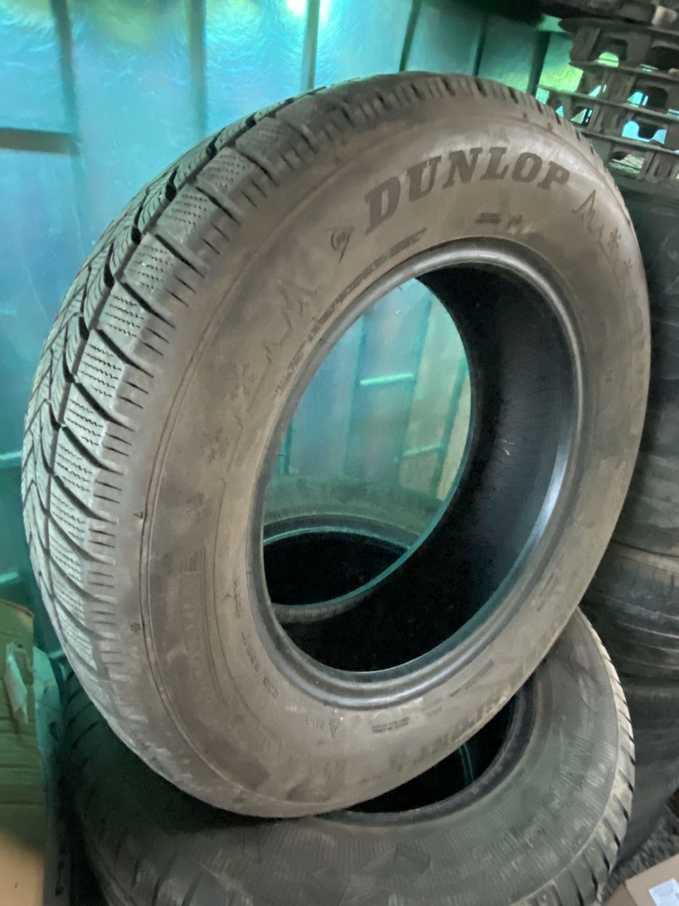Dunlop 235*65*r17