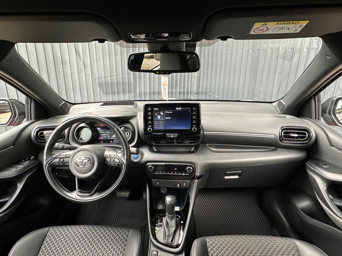 Toyota Yaris foto 11