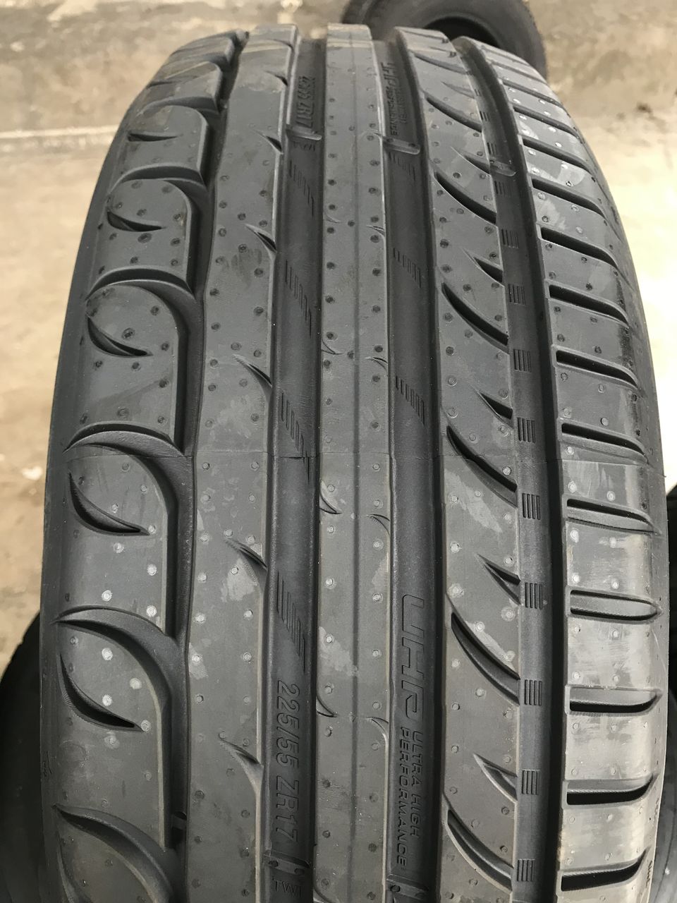 2 шины/2 anvelope 225/55 R17 Riken UHP (Michelin Group)/ Доставка, livrare toata Moldova foto 3