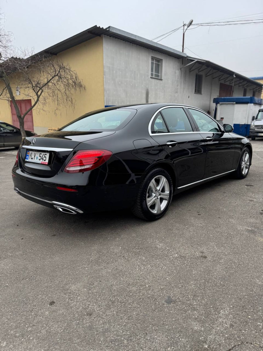 Mercedes E-Class фото 3