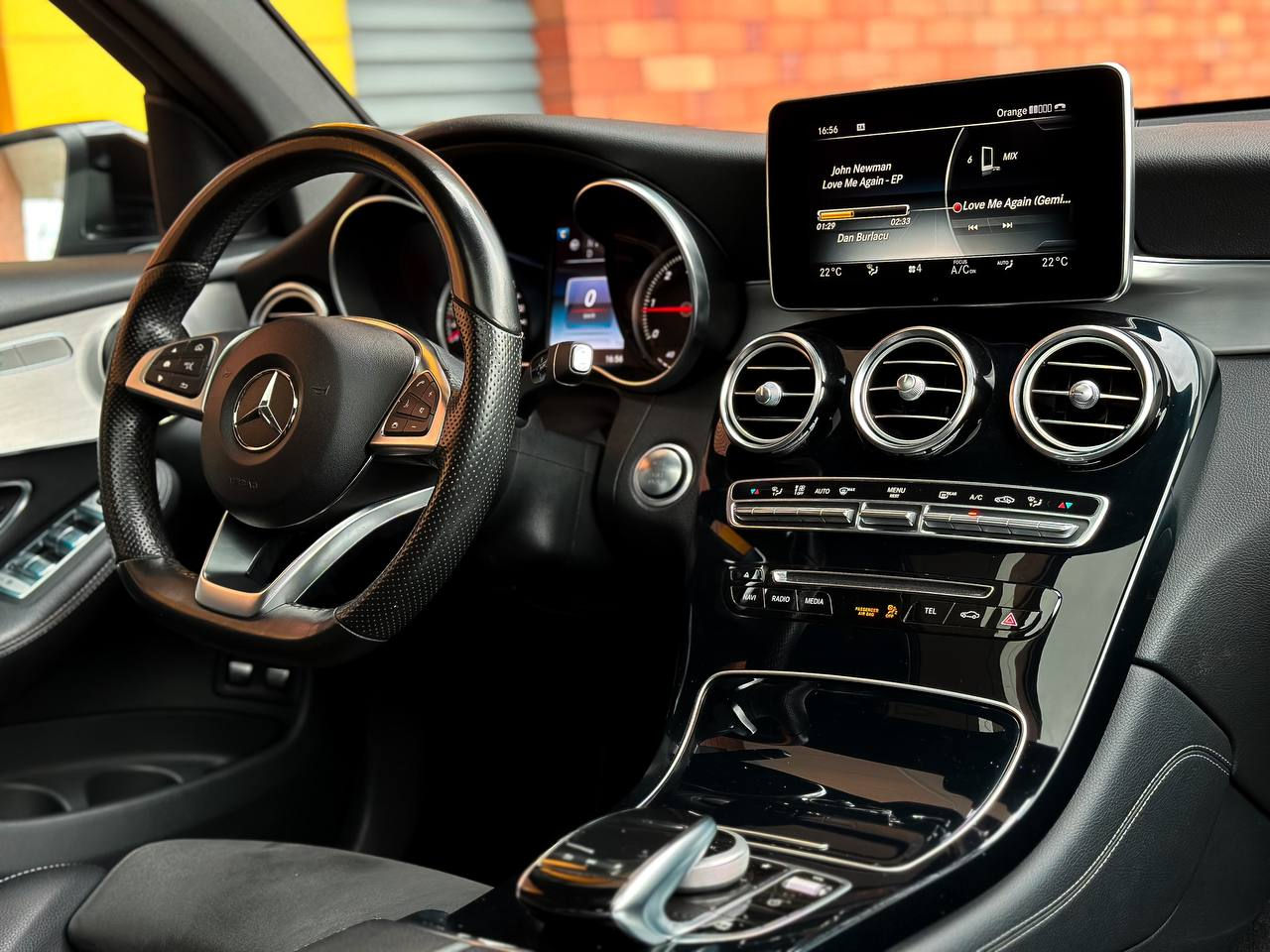 Mercedes-Benz GLC250d Coupe - Chirie Auto - Авто Прокат - Rent a Car foto 4