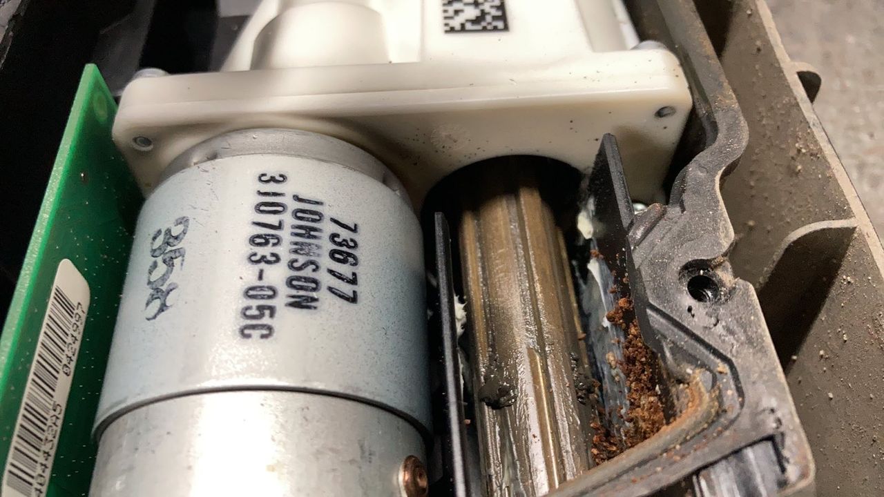 Reparatia frinelor de mina electrice,Ремонт электро ручников Renault Scenic,Grand Scenic foto 4