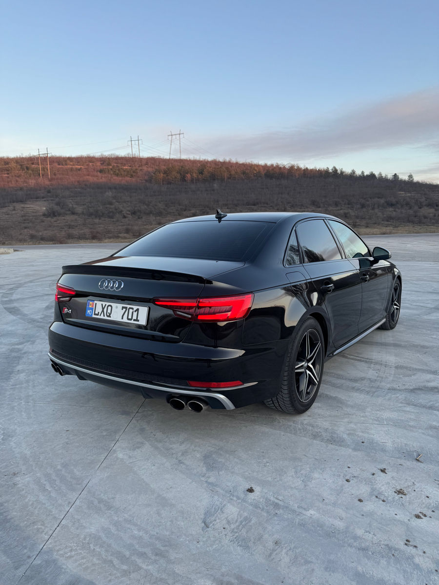 Audi S4 foto 2
