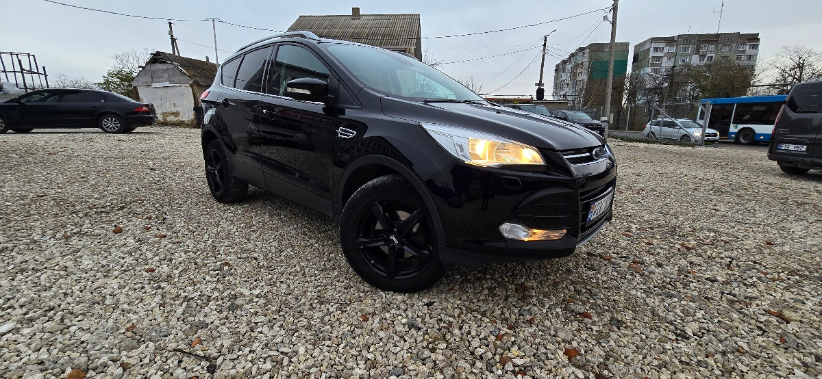 Ford Kuga 2016 г. с пробегом 175000 км, Бензин, 10850 €