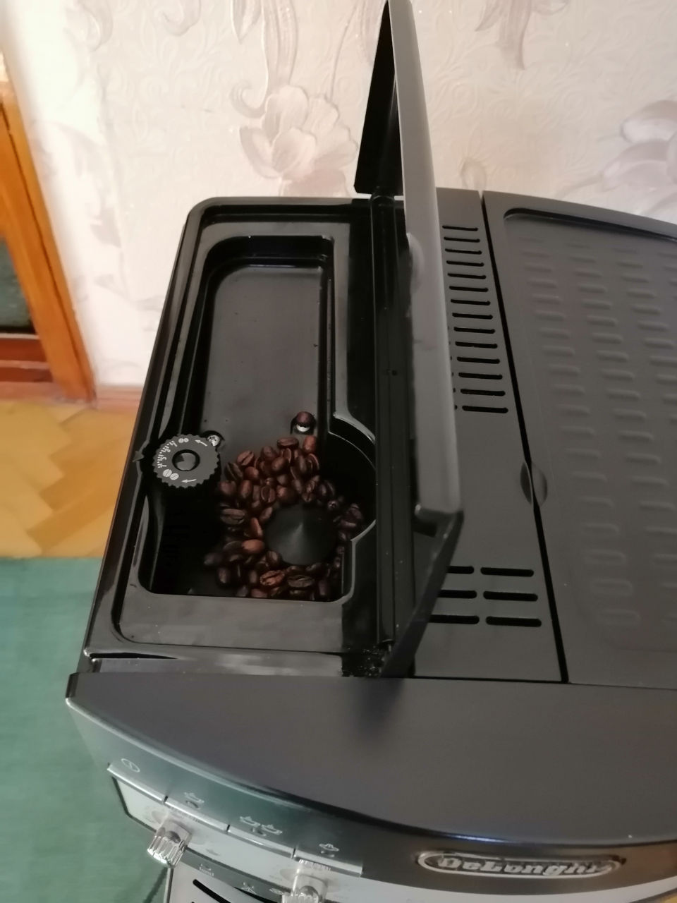 Кофемашина  Delonghi Magnifica foto 4