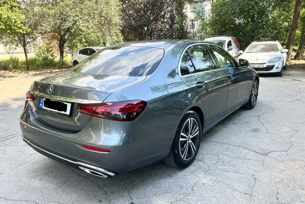 Mercedes E-Class foto 2