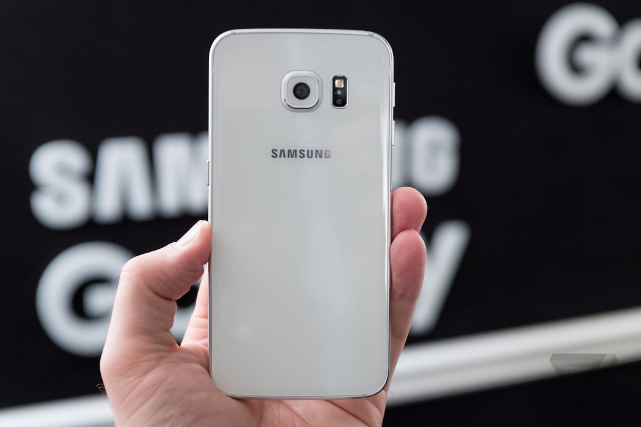 Белый galaxy s. Samsung Galaxy s6. Samsung Galaxy s6 2015. Самсунг с6 белый.