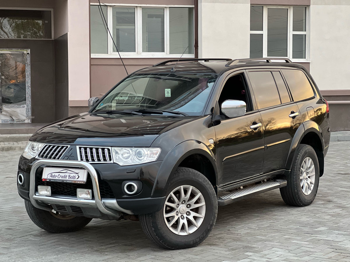 Mitsubishi Pajero Sport foto 0