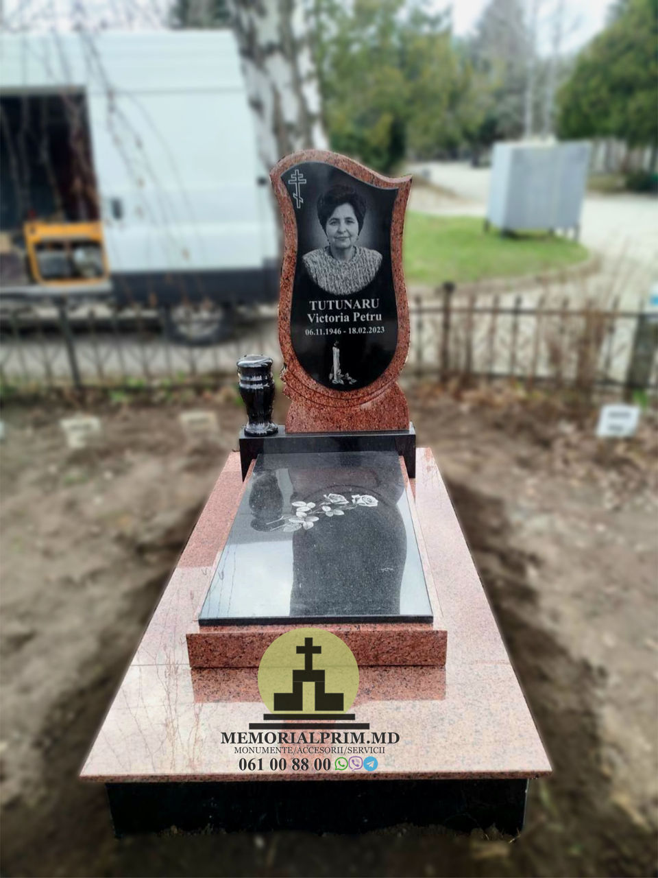 Monumente funerare din granit negru natural de la producator MemorialPrim.md foto 1