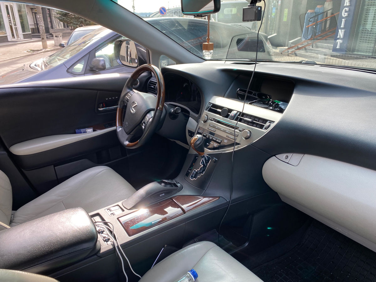 Lexus RX Series фото 3