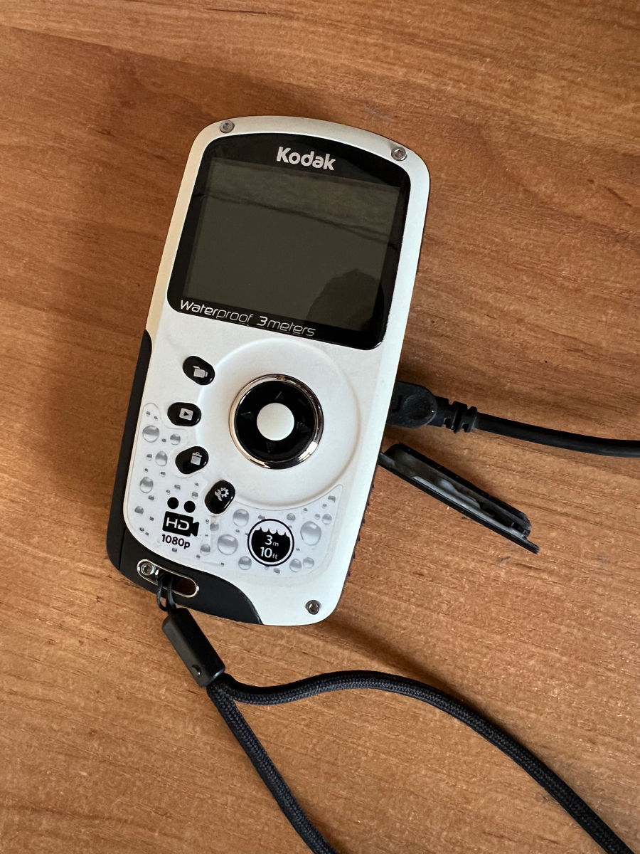 Kodak PlaySport Zx3 HD WaterProof Poket cam - 30Euro foto 0