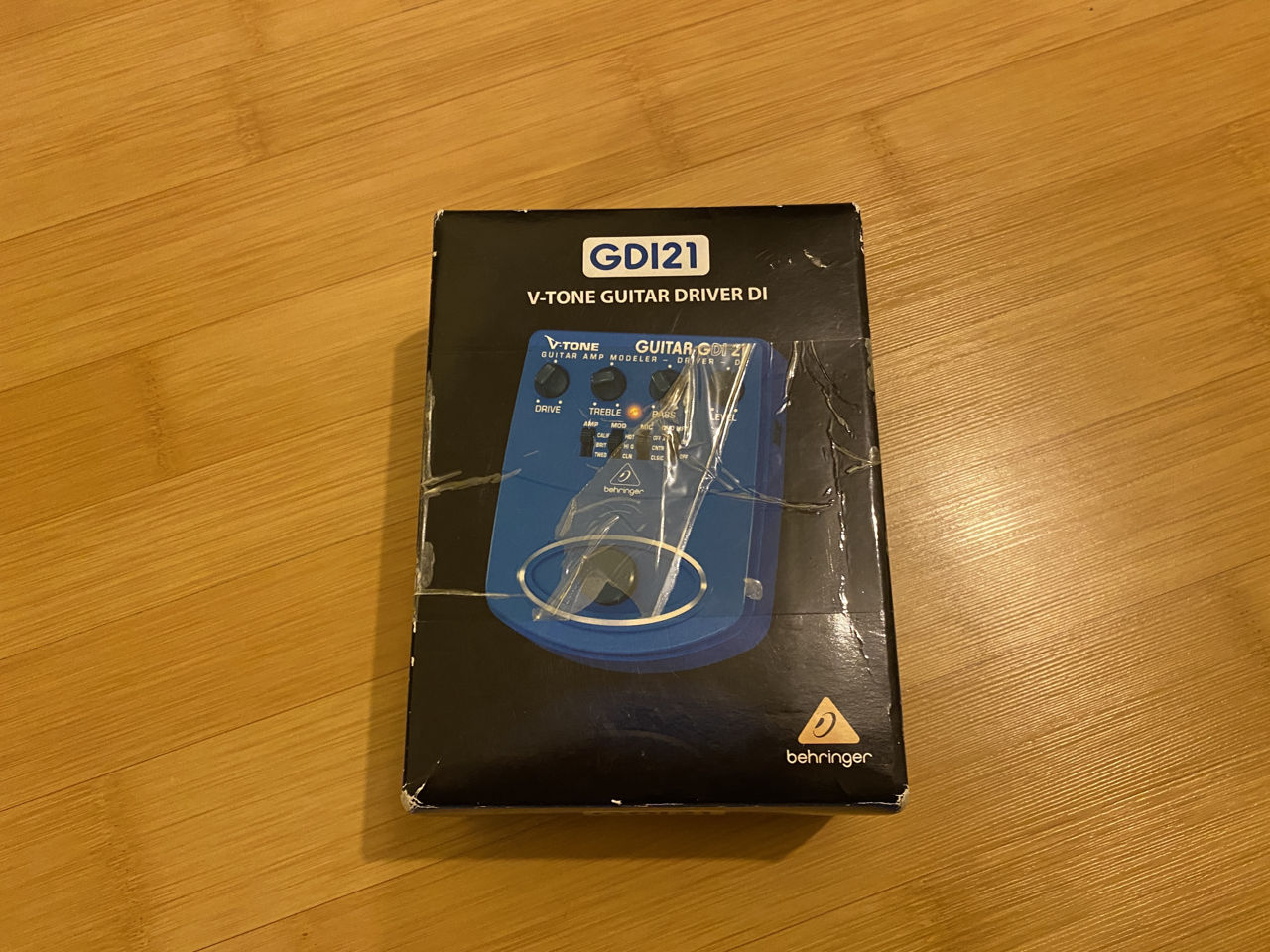 Behringer GDI21 (Active DIBox / Amp Cab simulator)