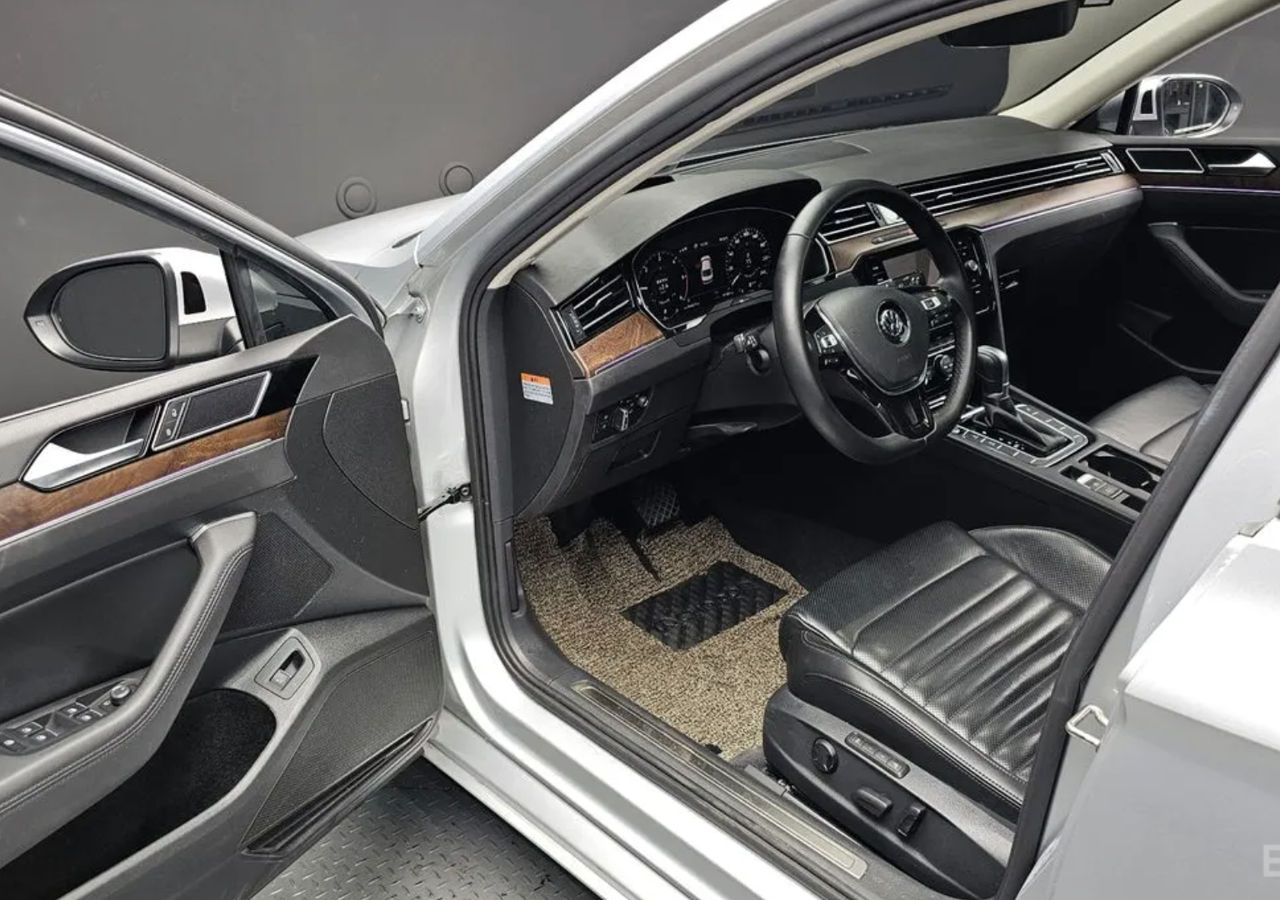 Volkswagen Passat foto 8